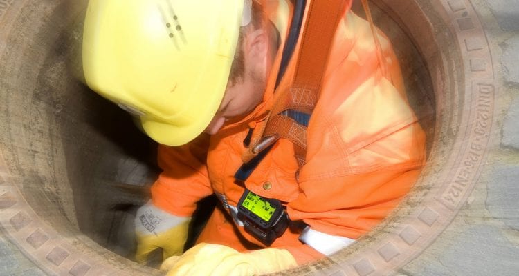 Confined Space Rescue System man in hole